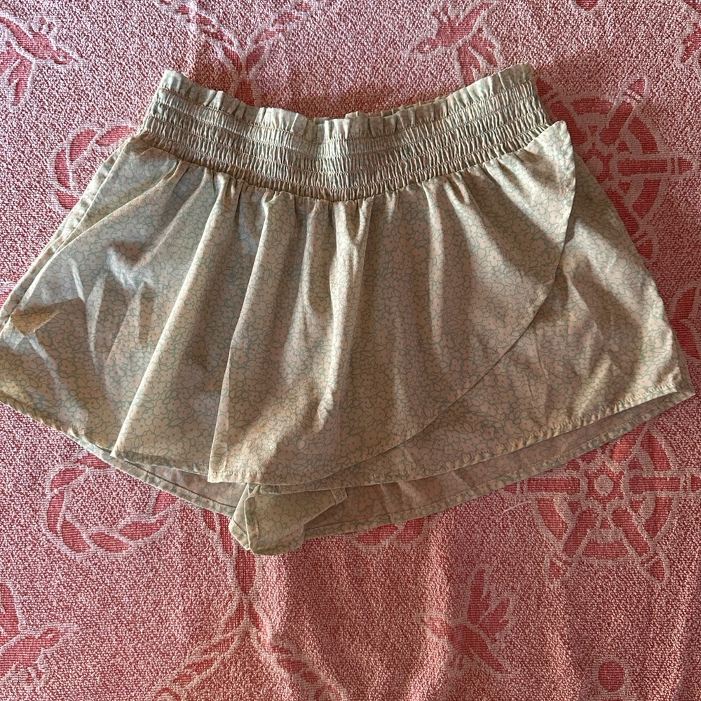 aerie Cream Floral Wrap-Layer Shorts